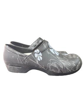 Comfort Trendz Women's Non-Slip Floral Clogs Size 9